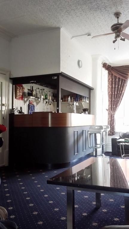 Airedale Hotel Блекпул Екстериор снимка